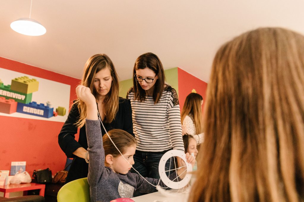 atelier coiffure bricolage activite parent enfant blog suisse thereseandthekids